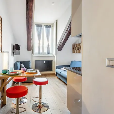 Guesthost - Piazza Castello Апартаменты Турин