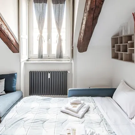 Guesthost - Piazza Castello *