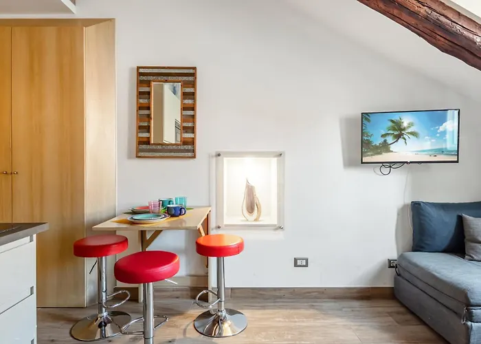 Guesthost - Piazza Castello Appartement